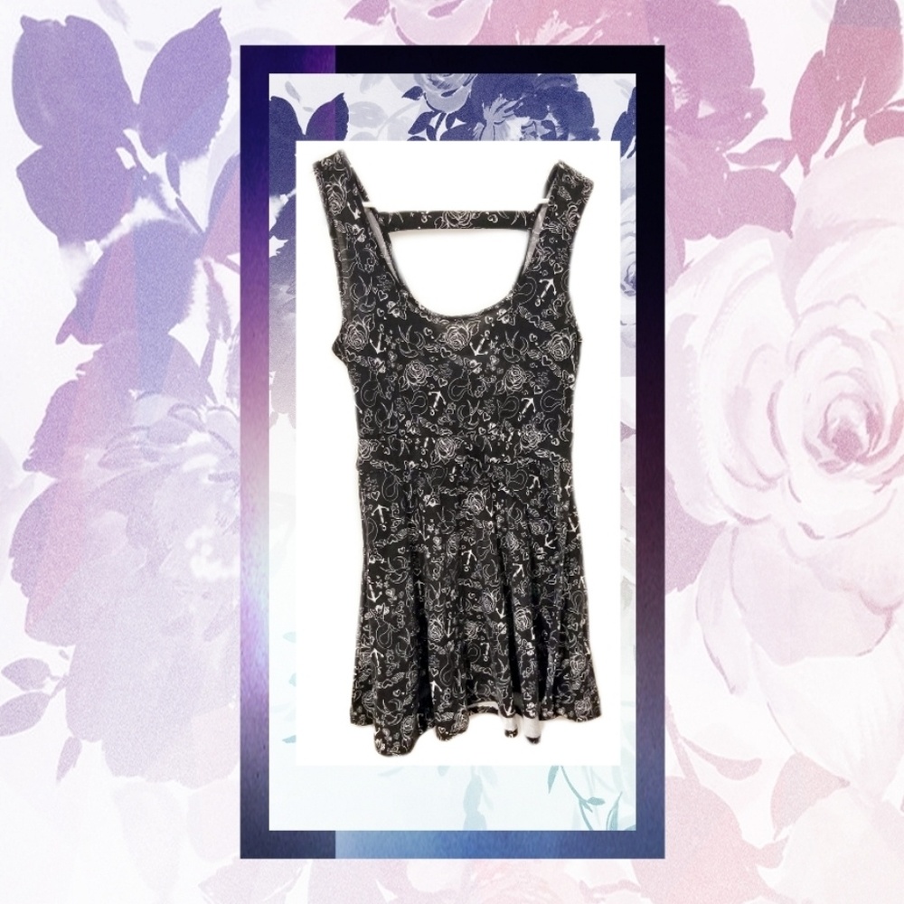 Hot Topic scoop-neck mini dress